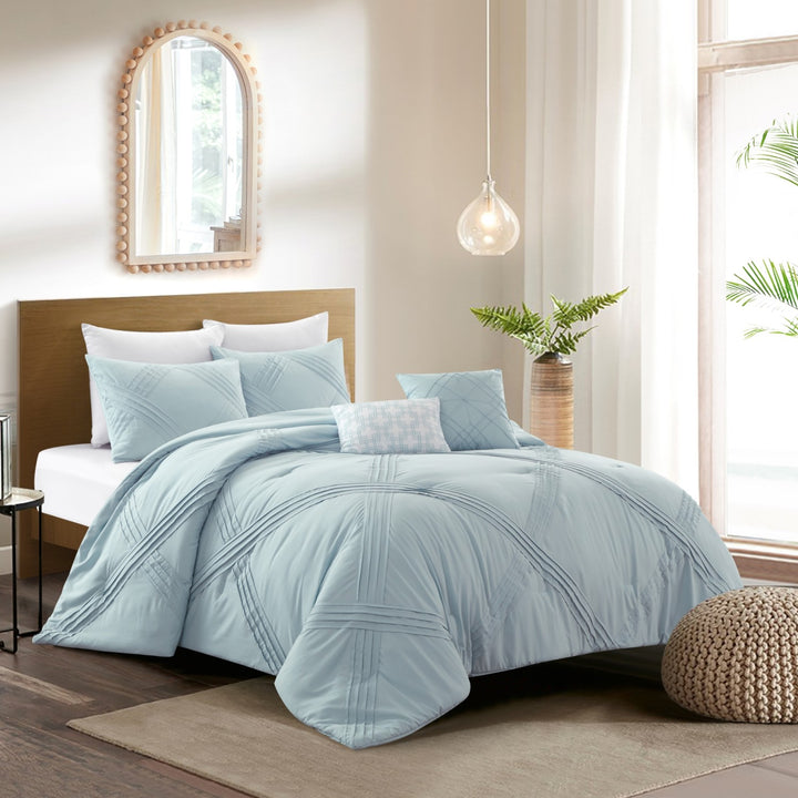 Sariyah Comforter Set