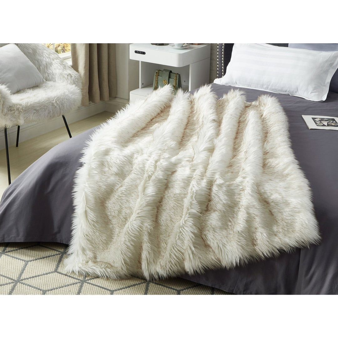 Braided Look Fluffy Soft Faux Fur Gray White Throw/ Quilt/ Blanket